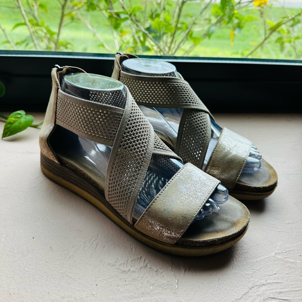 Biza Bree Sand Metallic Women's Leather Suede Sandal Shoes Size 38/US 7.5-8